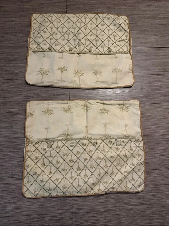 Embroidered Palm Tree Mat Set in Cream and Sage