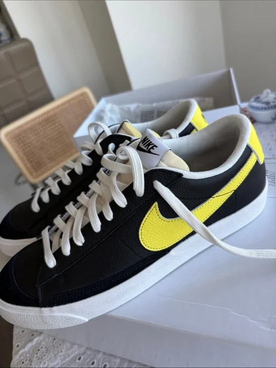 NW Nike Black Men Sneakers with Yellow Swoosh - Low Top