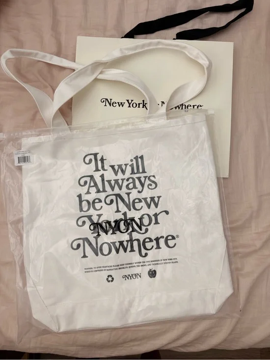 New York or Nowhere tote bag
