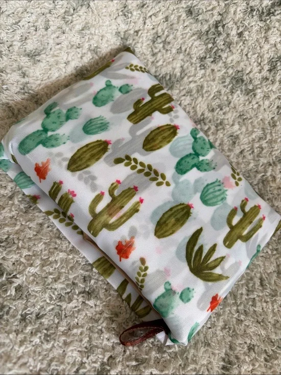 Desert Cactus Poly Canvas Large Tote Travel Bag Built in Case NWT 22x23”