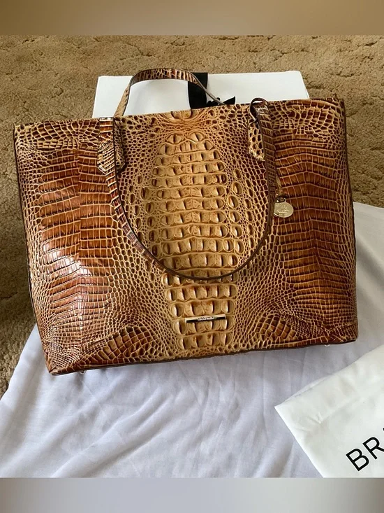 EUC Large Toasted Almond  Brahmin Tote! Beautiful Croc-Embossed!