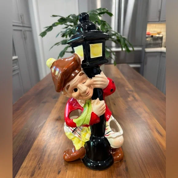 Vintage MCM Drunken Scotsman Hugging Lampost 1950’s Bar Accessory Holder