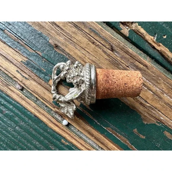 Vintage Pewter Tone Grape and Leaf Wine Bottle Stopper with Natural Cork Base