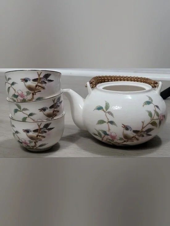 Vintage Japan Floral Tea Set Teapot & 3 Small Cups