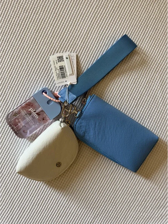 NWT Lululemon Dual Pouch Wristlet Wallet Blue Ivory Silver $58