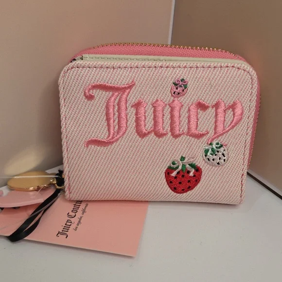 ❤️🔹️Juicy Couture 🔹️Pink Embroidered Sweet berry Zip Wallet Wallet