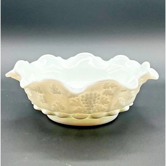 Vintage 1950s Westmoreland White Milk glass Paneled 9 in Grape Bowl‎