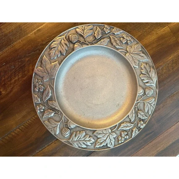 Longaberger 2001 Pewter Finish Collector Plate Oak Leaf Acorn Embossed 8 Inch