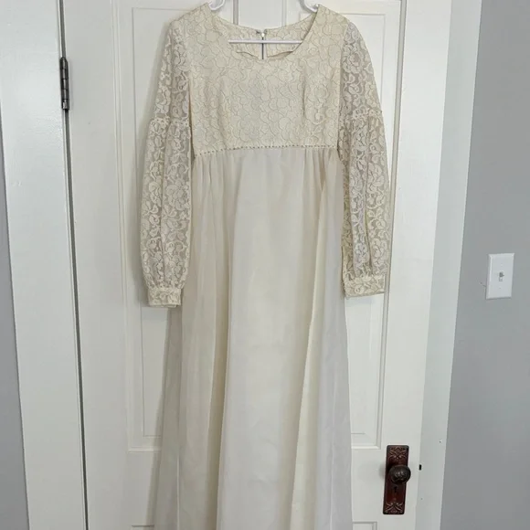Vintage 1970s Wedding Dress Size‎ Unclear