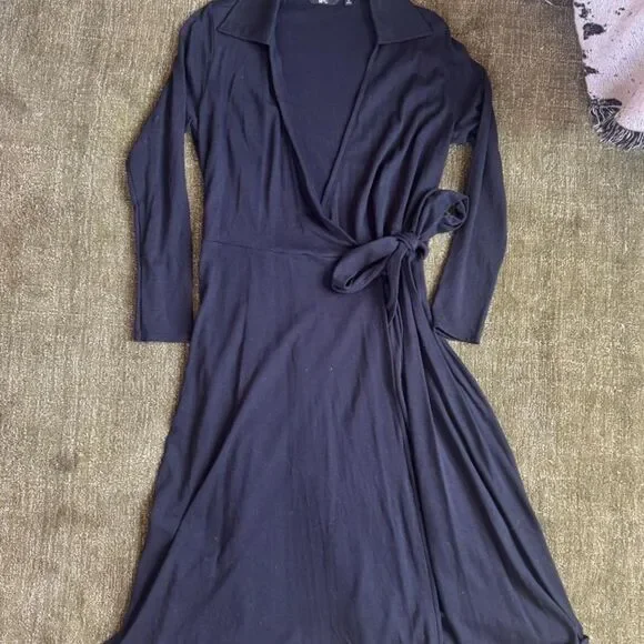 Uniqlo Women's Black and Navy Dress