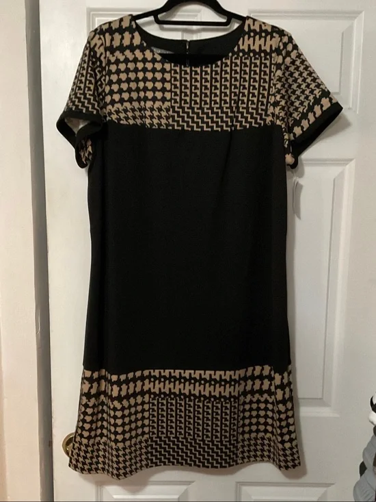 Roz & Ali Black and Beige Patterned Short Sleeve Midi Dress