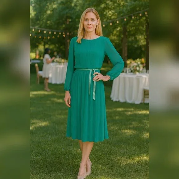 Vintage Discovery Fashion LTD. Size 12 Green Pleated Polyester Dress