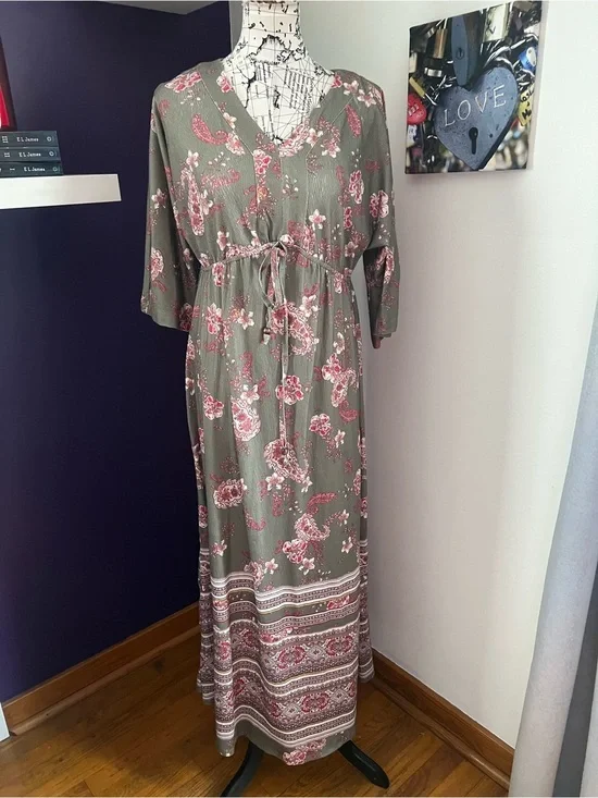 7 for $30 ONE WORLD Olive Maxi Dress with Pink Floral Print