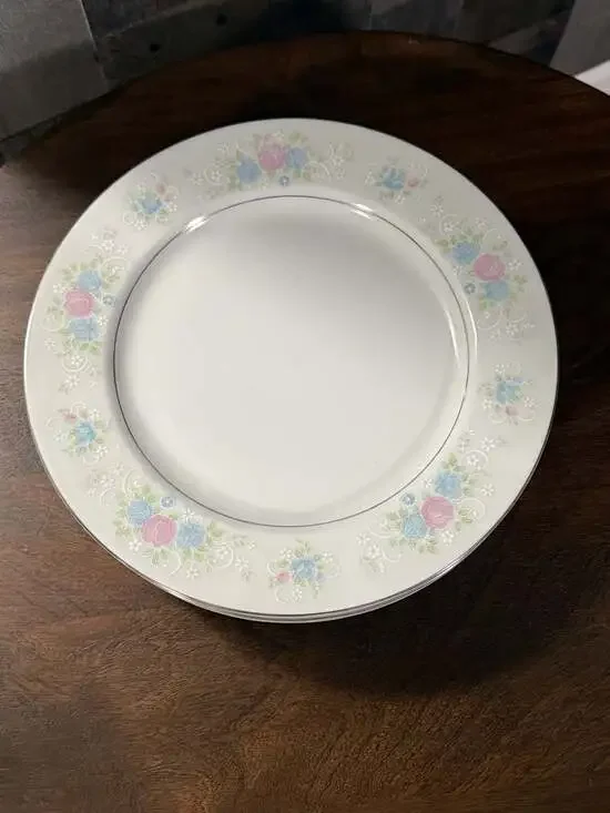 China Garden Prestige Guo Guang Jian Shiang Fine Porcelain Plates Set of 4