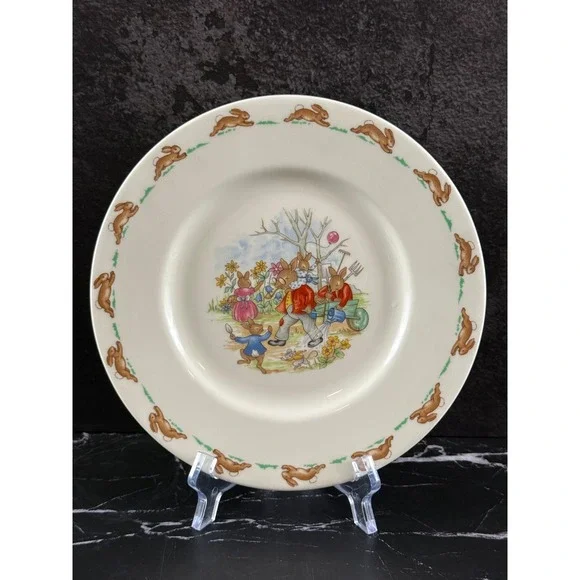 Vintage Royal Doulton Bunnykins Gardening Scene 8in Plate MINT!