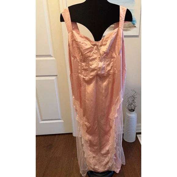 PrettyLittleThing Dusty Pink Lace Trim Corset‎ Midi Dress Plus Size 20 NWT