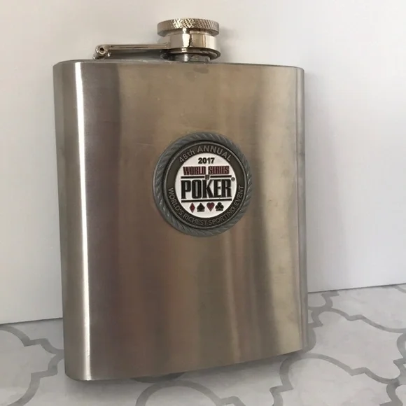 2017 WORLD SERIES OF POKER FLASK