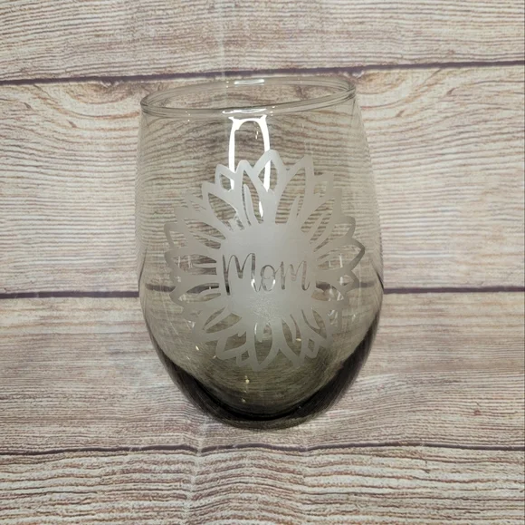 Mom sunflower etched wine glass