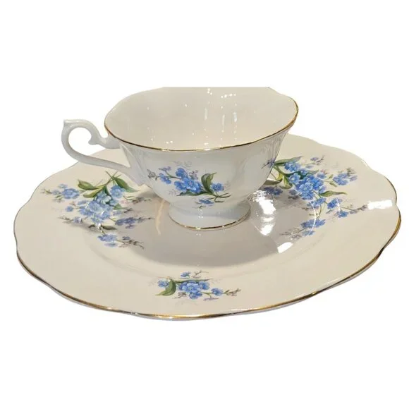 Teacup &‎ Saucer Royal Albert Forget-Me-Not Bone China  Gold Trim Floral Design