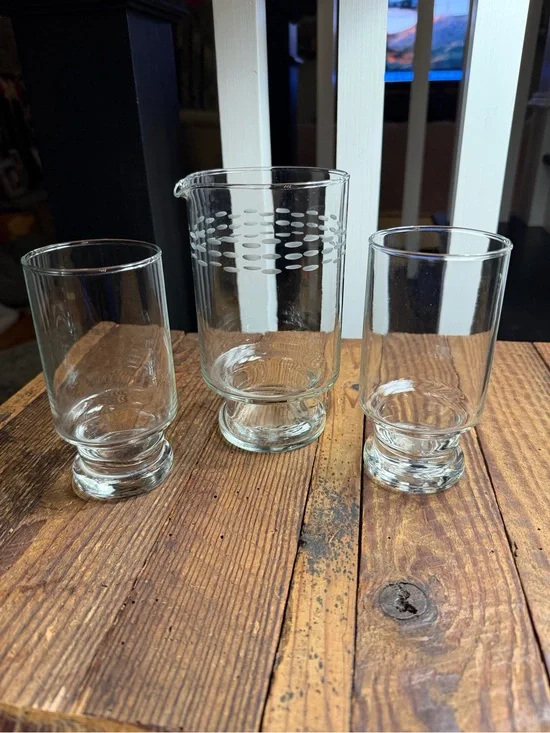 Vintage mid-century modern glassware set