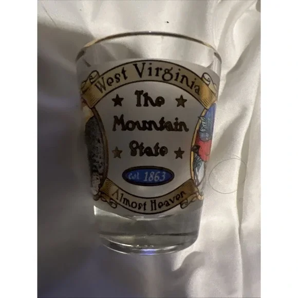 Vintage‎ Shot Glass- Souvenir of Williamsburg -Virginia's Colonial Capitol