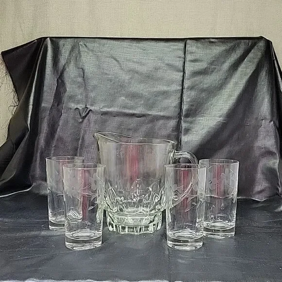 ‎Vintage set of 4 etched drinking glasses and pitcher