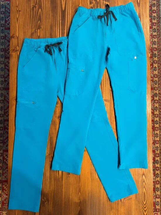 [Bundle] Men's FIGS Cairo Cargo Scrub Pants in Teal - Size Small Regular x2