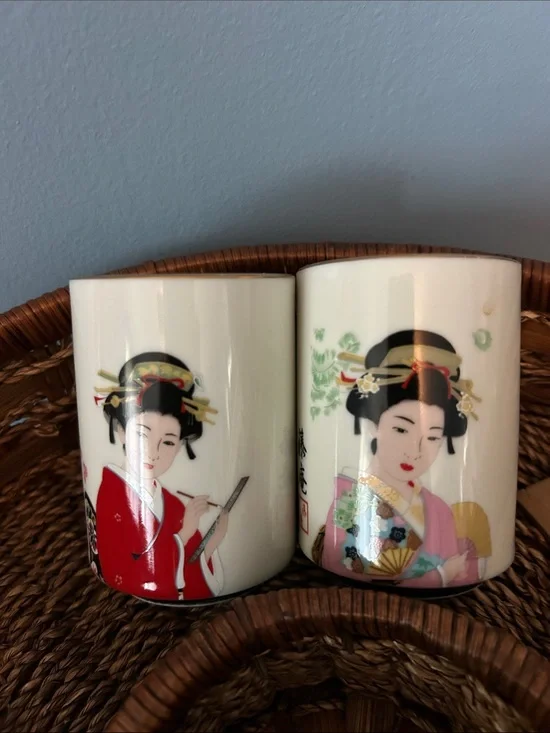 Set of 2 antique Porcelain Yunomi Tea Cups Large Brush Cups  Chinese Gashia Girl
