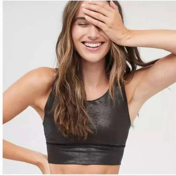 Offline by Aerie Black Crackle Foil Medium Support Sports Bra Cutout Back Small‎