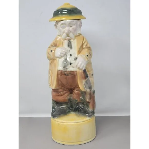 Vintage British Colonial Safari Mouse Hunter Figurine Alberta Ceramic‎ Decanter