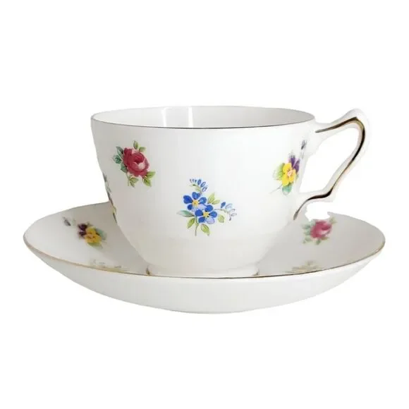 Vintage Crown Staffordshire Fine‎ China England Roses Pansies Tea Cup & Saucer