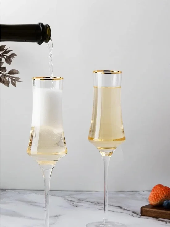 Elegant Gold-Rim Champagne Flutes - Set of 6
