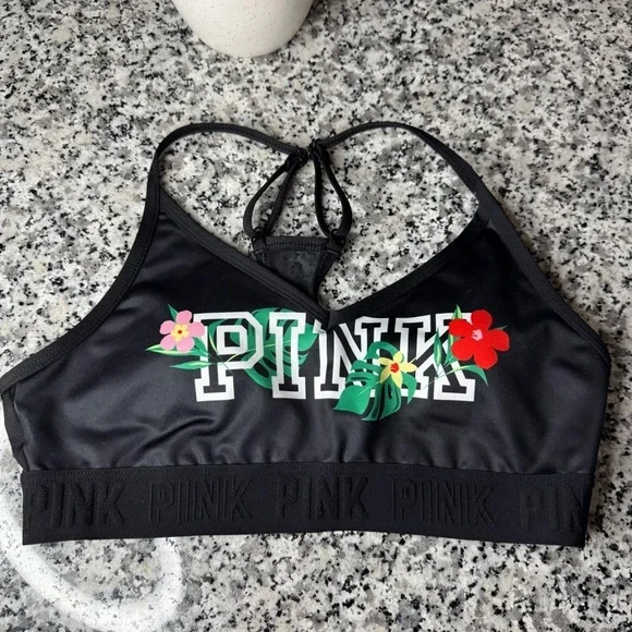 Victoria's Secret Pink Active NWOT Sports Bra Size Small