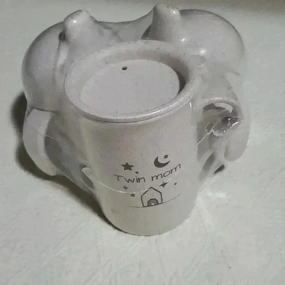 Twin sippy cups
