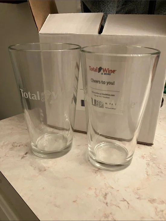 Total Wine Clear Glass Pint glasses - Set of 2