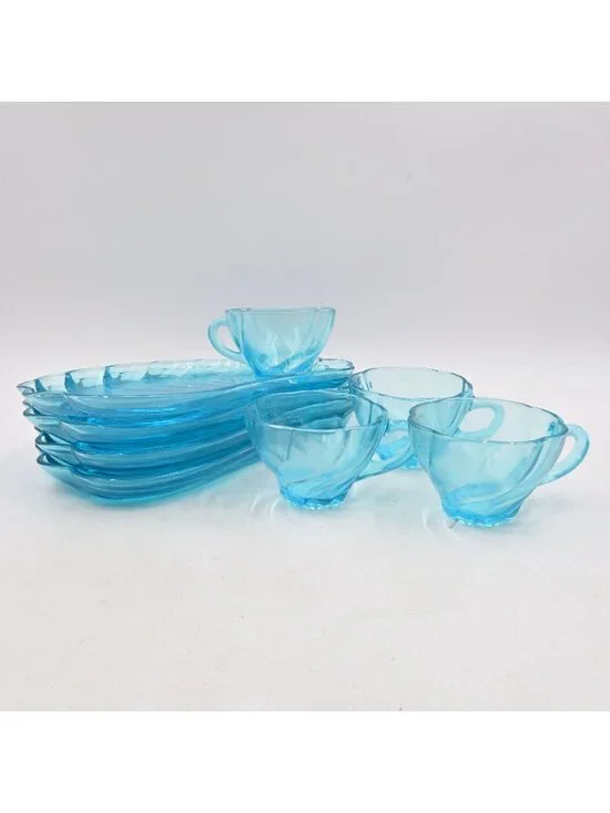 Hazel Atlas Capri Blue Glass Snack Set Seashell Swirl 4 Plates 4 Cups Vintage MC