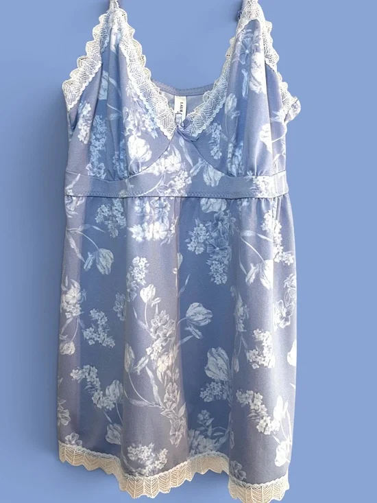 Laura Ashley Cornflower Blue Floral Shorty Pajamas Size M NWOT