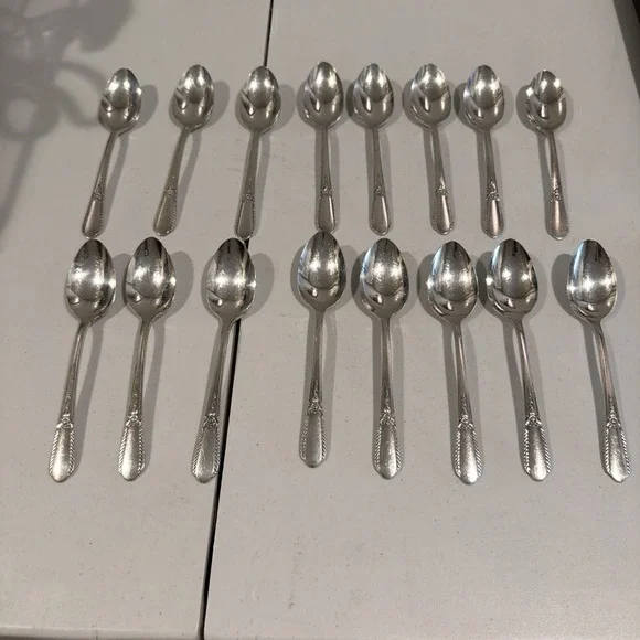16‎ Wm Rogers International Memory Hiawatha 1937 Teaspoons Silver plated