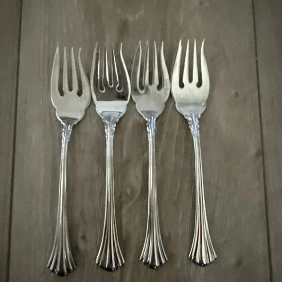 Set of 5 Reed &‎ Barton Stainless 1800 Salad Forks