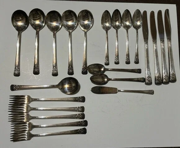 Vintage Rogers Deluxe Silver Plate 22 Serving Pieces Free Shipping