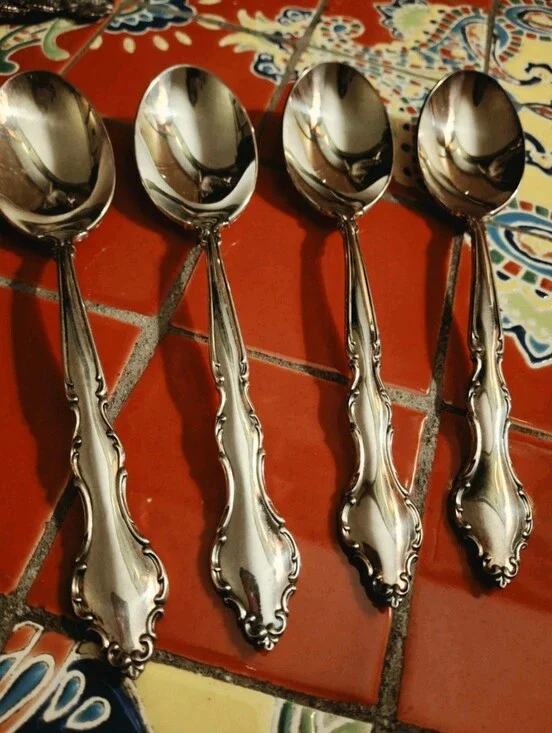 WAKEFIELD SILVERPLT OVAL SOUP PLACE SPOONS SET 4 VNTG 1965 INTERNATIONAL NEW STK