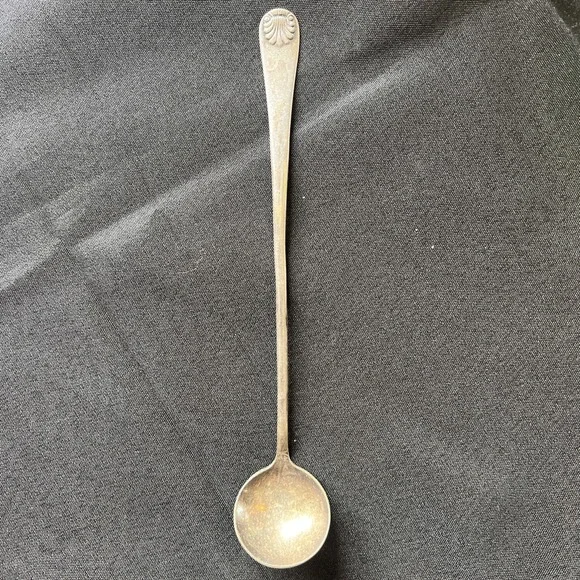 Antique 1877 Niagara Falls Silver Co. SHELL Pattern Silver Plate Cream‎ Spoon 8