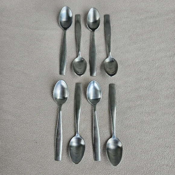 Oneida Stainless Soup Spoon Lot of 8 Cannon? 7 2/16