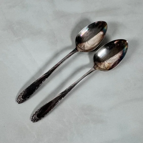 Set‎ of 2 Oneida Simeon L & George H Rogers Silver Plated Tablespoons