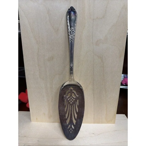 Holmes‎ & Edwards IS Spring Garden Cake Pie Server Silverware