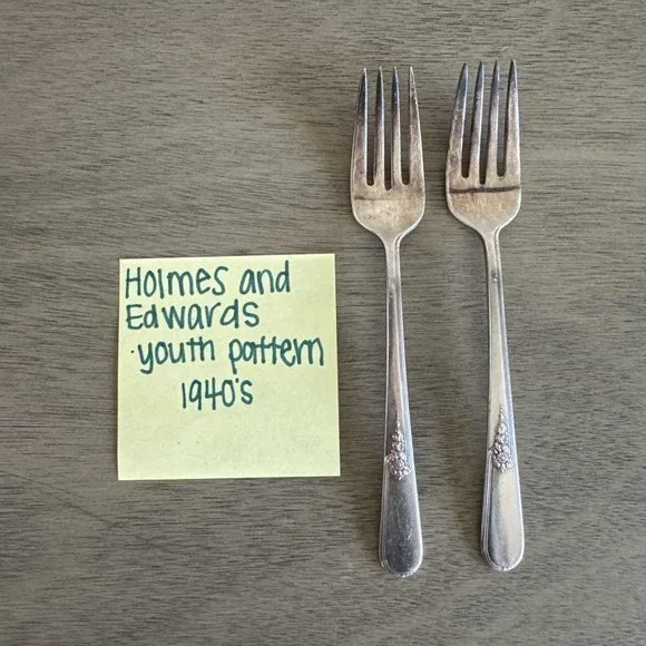 2‎ Holmes & Edwards Inlaid Youth 1940 Silverplate Dinner Forks Flatware