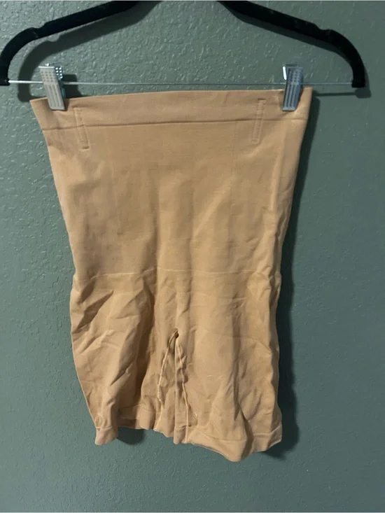 Tan Empetua nylon & spandex shapewear shorts in XL-2x #empetua #basics