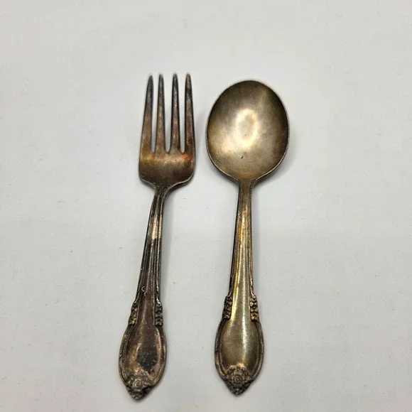 1847 Rogers Bros Remembrance Silverplate Baby Fork and Spoon Set Vintage IS‎