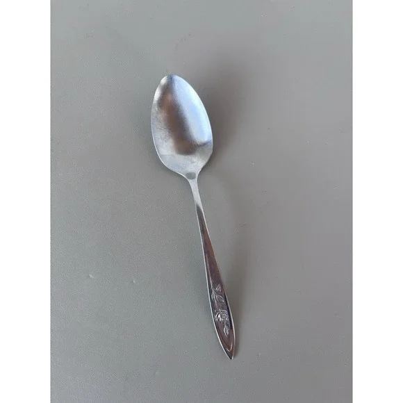 Oneida‎ Community Stainless Dinner Spoon Floral Rose 8