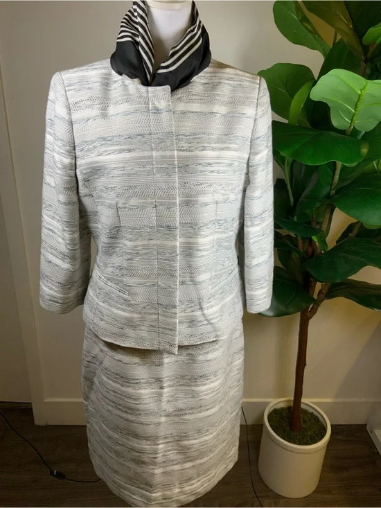 Ann Taylor Cream & Light Gray Textured Blazer